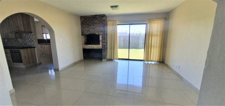 To Let 4 Bedroom Property for Rent in Fountains Estate Eastern Cape